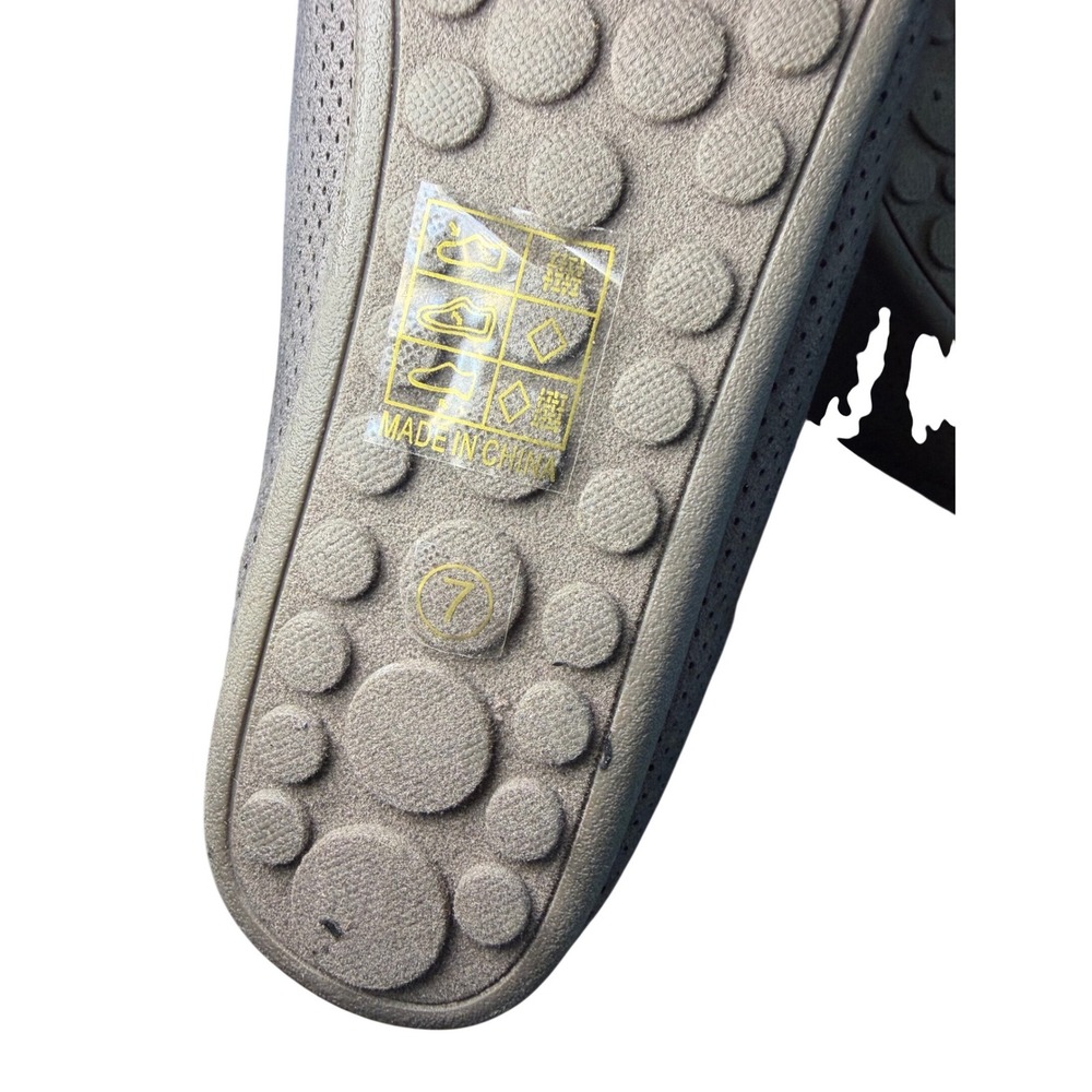 Journee Collection Loafers Women Size 7 Gray Excellent Perforated Slip On Flats - Picture 7 of 7